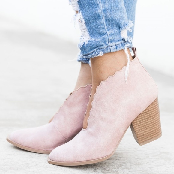 1 LEFT❗️Blush Scalloped V Cut Bootie - Picture 4 of 8